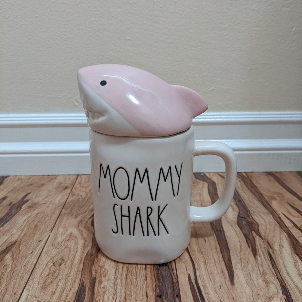 Rae Dunn "mommy shark" mug